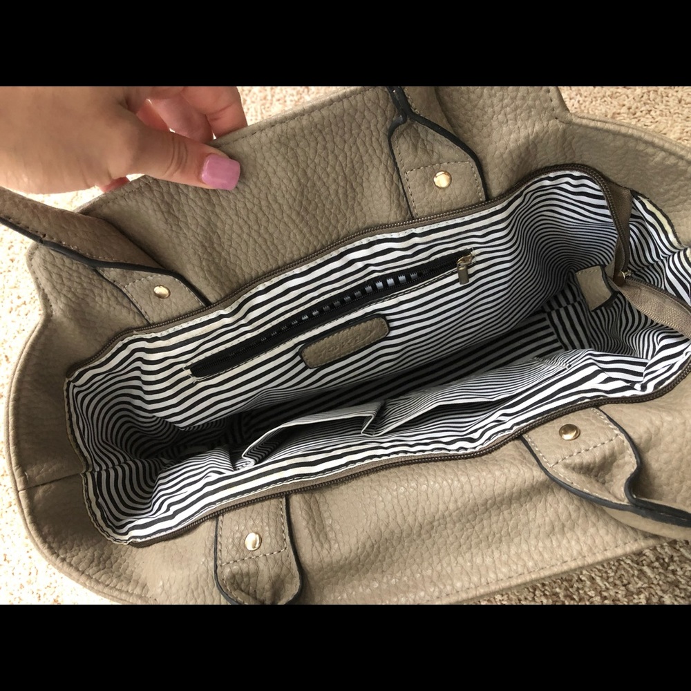 Purse - Picture 3 of 3